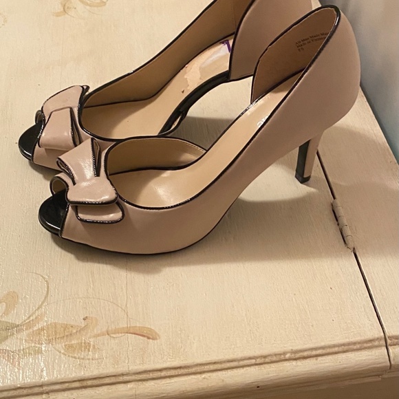 Brown and tan open toe shies - Picture 2 of 4